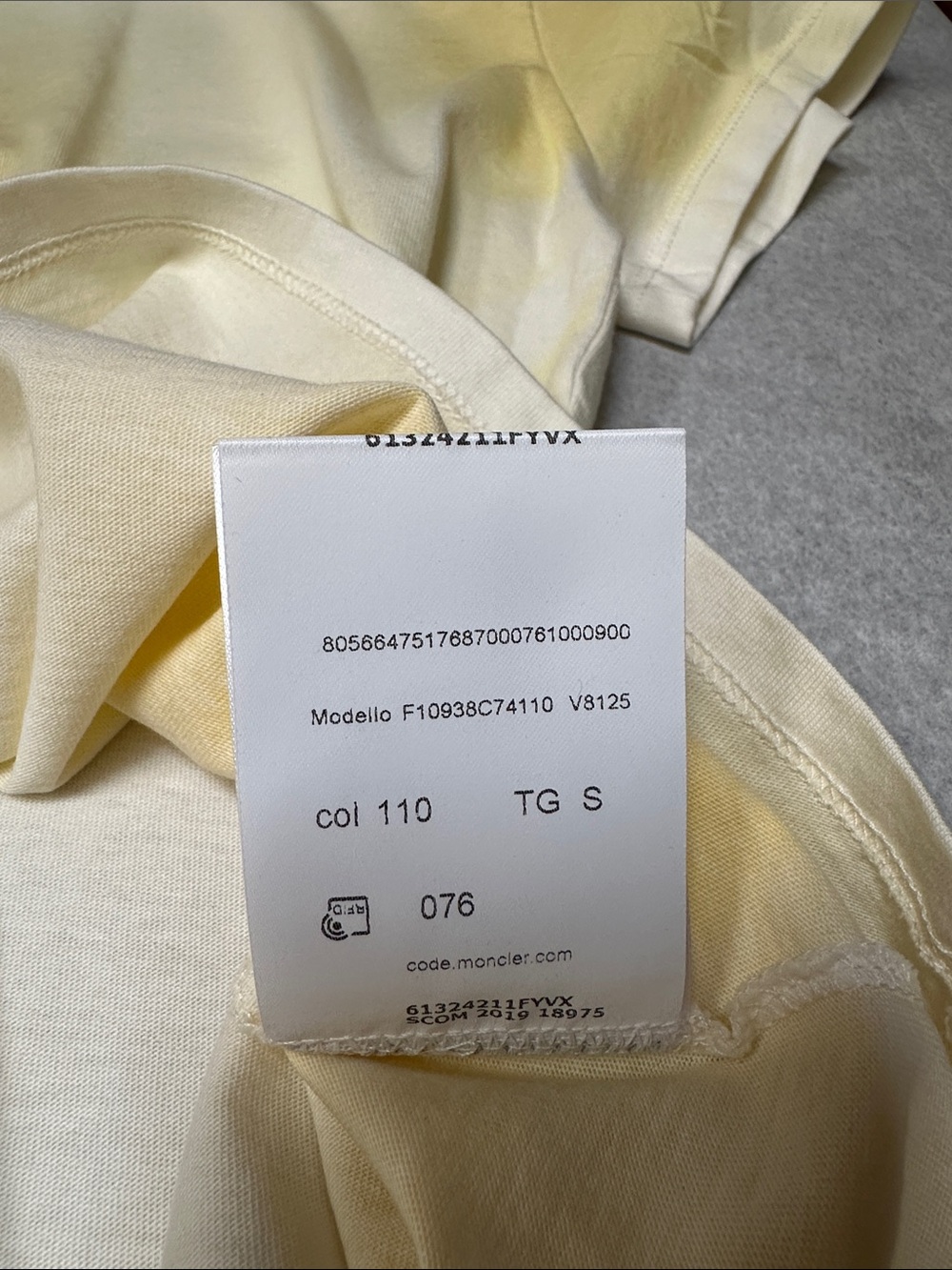 Authentic Moncler T-Shirt Girocollo - Picture 11 of 11